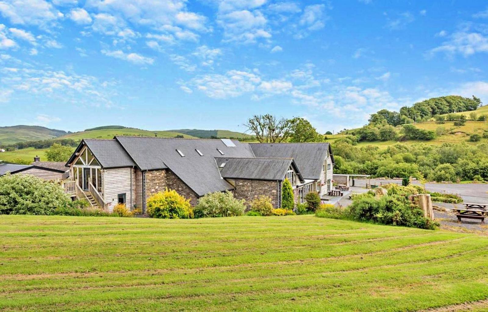 Finest Retreats - The Welsh Barn Villa Aberystwyth Exterior photo